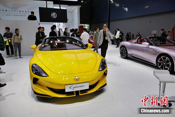 中国品牌新能源跑车。中新财经记者 葛成 摄 中国品牌新能源跑车。中新财经记者 葛成 摄